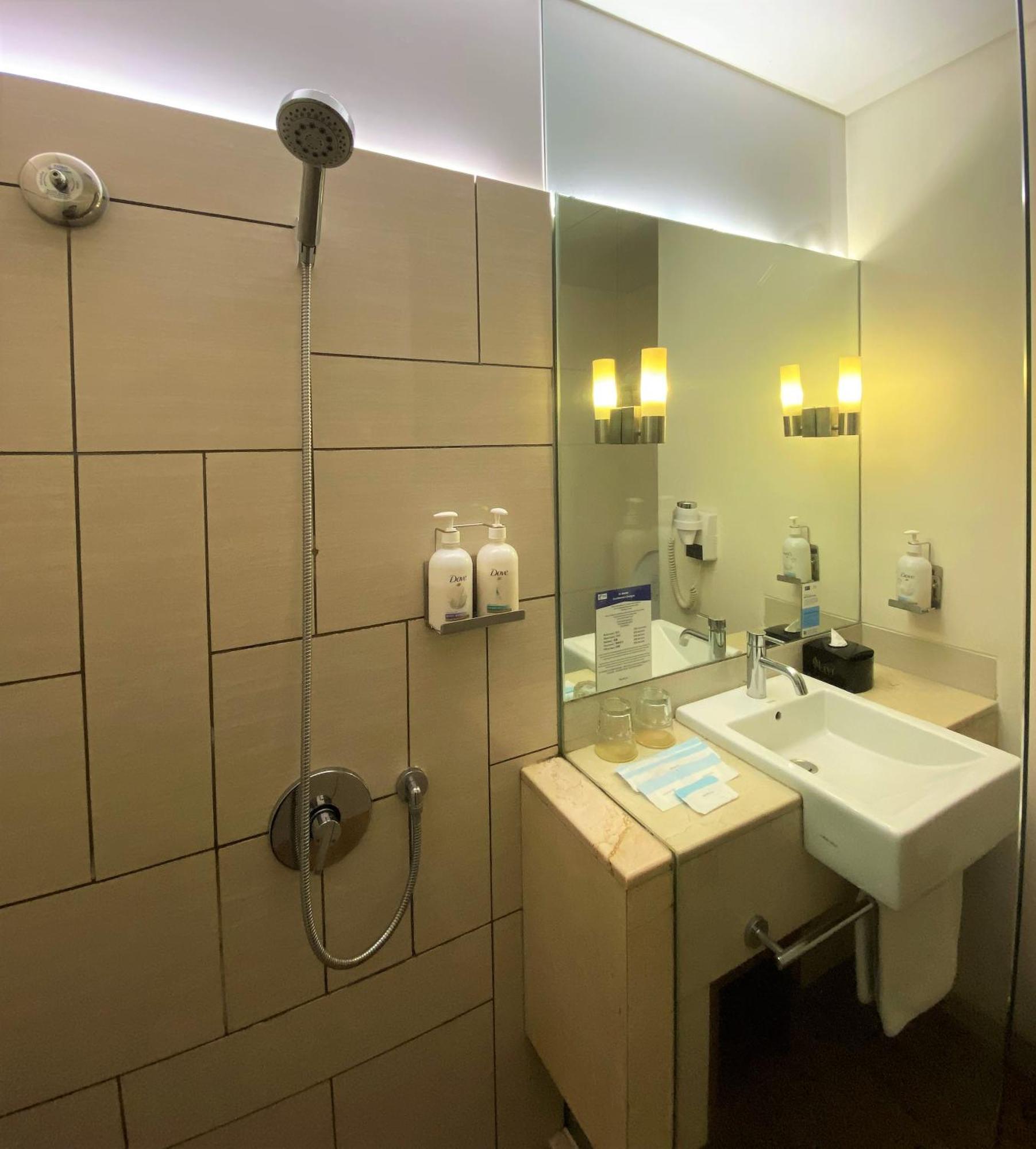 Holiday Inn Express Jakarta Pluit Citygate By Ihg Buitenkant foto