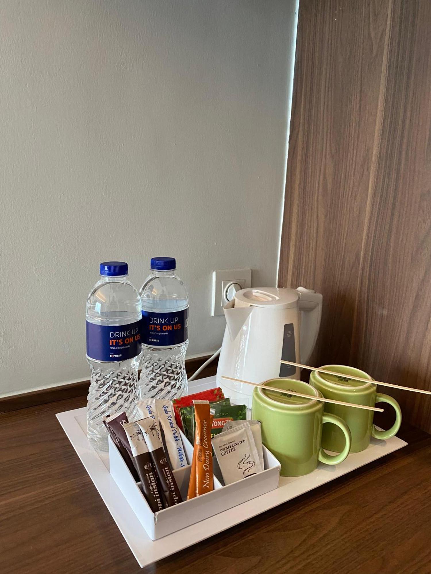 Holiday Inn Express Jakarta Pluit Citygate By Ihg Buitenkant foto